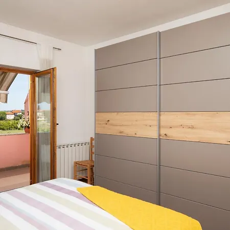 Apartment Sunny Valbandon