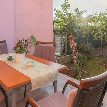 Apartment Sunny Valbandon *